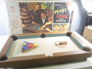 lot 8 image: (EW5) Vintage Milton Bradley Pivot Pool Table Top Pool Game