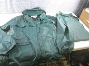 lot 24 image: (EW6) Columbia Mens Rain Suit Set Coat with Hood and Pants Size XL - New