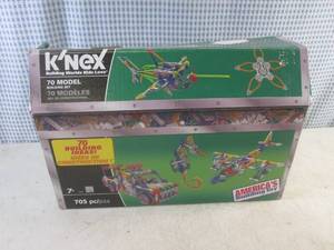 lot 120 image: (EW4) Knex Building Set...