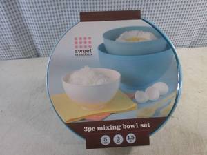 lot 125 image: (CSB) 3pc Mixing Bowl Set 5, 3 and 1.5 Quart