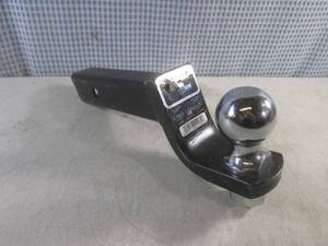 lot 133 image: (H-2) Reese TowPower Receiver Hitch with 2 516 Ball