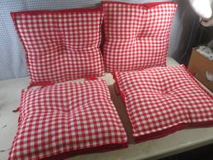 lot 146 image: (A-4T) Seat Cushions - 18 x 18...