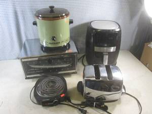 lot 322 image: (RMC) Assorted Kitchen Appliances...