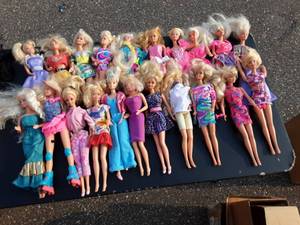 21-Assorted Blonde BarbieFashion Dolls