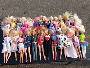 24-Assorted Blonde BarbieFashion Dolls