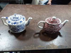 2-Vintage Tea Pots