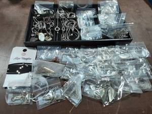 Contents On Tray (Tray Not Included)
