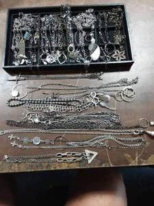 Contents On Tray (Tray Not Included)