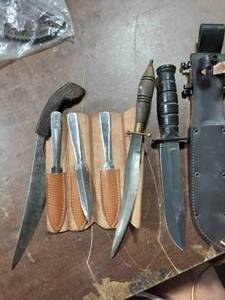Assorted Knives & Sheaths