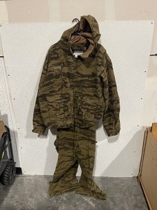 lot 53 image: Columbia Jacket and Bibs