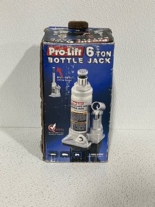 lot 68 image: 6 Ton Bottle Jack