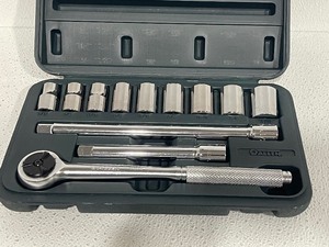 lot 72 image: 12 Drive Socket Set