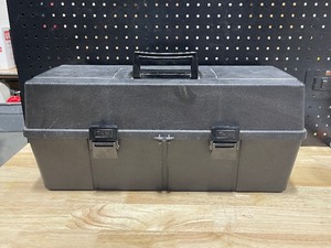 lot 15 image: Field Box