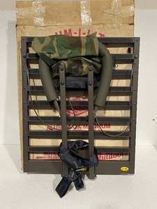 lot 16 image: Aluminum Tree Stand