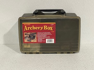 lot 17 image: Archery Box