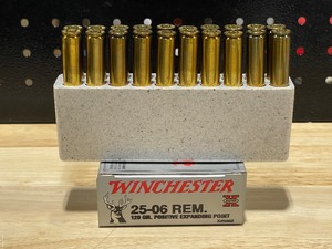 lot 31 image: Winchester 25-06 Ammo