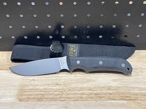 lot 42 image: Gerber Hunting Knife