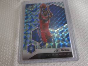 lot 118 image: 2020-21 Mosaic Joel Embiid Blue Pri...