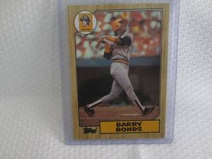 lot 125 image: 1987 Topps Barry Bonds Rookie Card...