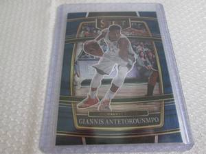 lot 200 image: 2021-22 Select Giannis Antetokounmp...