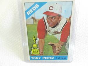 lot 4 image: 1966 Topps Tony Perez  All Star Roo...