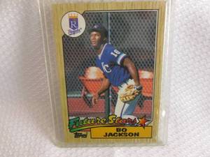 lot 18 image: 1987 Topps Bo Jackson Rookie Card...