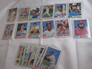lot 22 image: Assorted 1982 Topps Baseball Cards...