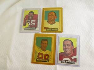 lot 41 image: 4 1964 Topps Football Cards...