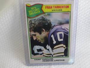 lot 43 image: 1977 Topps Fran Tarkenton Card...
