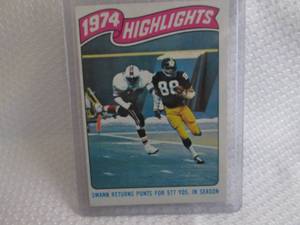 lot 79 image: 1975 Topps Lynn Swann High Lights C...