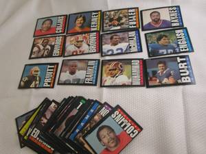 lot 81 image: Assorted 1985 Topps Football Cards...