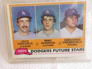 lot 92 image: 1981 Topps Fernando Valenzuela Rook...