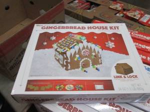 lot 262 image: 10 Assorted Gingerbread Houses...