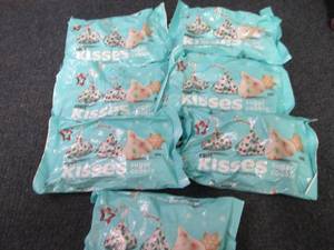 lot 263 image: 7- 9 oz Sugar Cookie Kisses ...