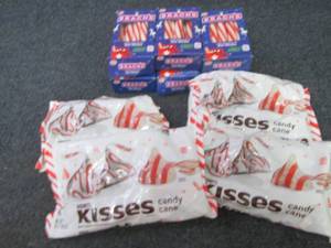 lot 278 image: 4- 9 oz Hersheys Candy Cane Kisses...