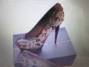 lot 359 image: NIB Bonnibel Faux Snakeskin Stilett...