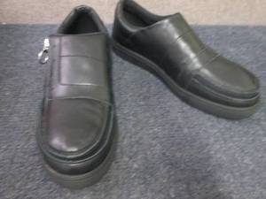 lot 375 image: Billy Black Laceless Oxford Size 12...