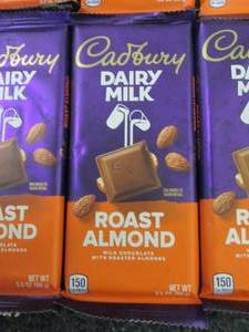 lot 449 image: 6- 3.5 oz Cadbury Dairy Milk Roast ...