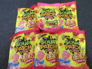 lot 453 image: 6- 8 oz Sour Patch Kids Heads...
