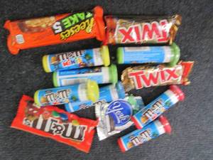 lot 488 image: 12 Assorted Candies...