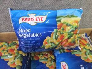 lot 561 image: Case of 12- 16 oz FROZEN Birds Eye ...