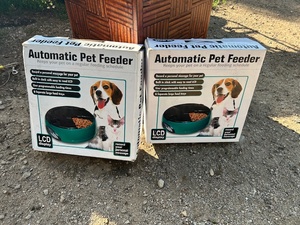 2 Automatic pet feeders (unused)