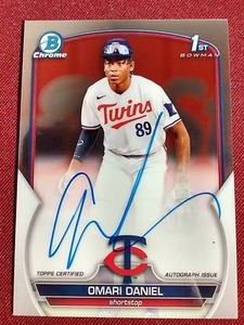lot 4 image: 2023 Bowman Chrome Autographed 1st Bowman Twins Prospect