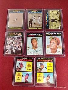 lot 41 image: (8) 1971 Topps Baseball Cards