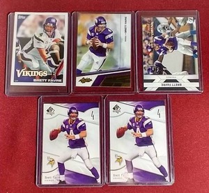 lot 107 image: (5) Brett Favre Vikings Cards