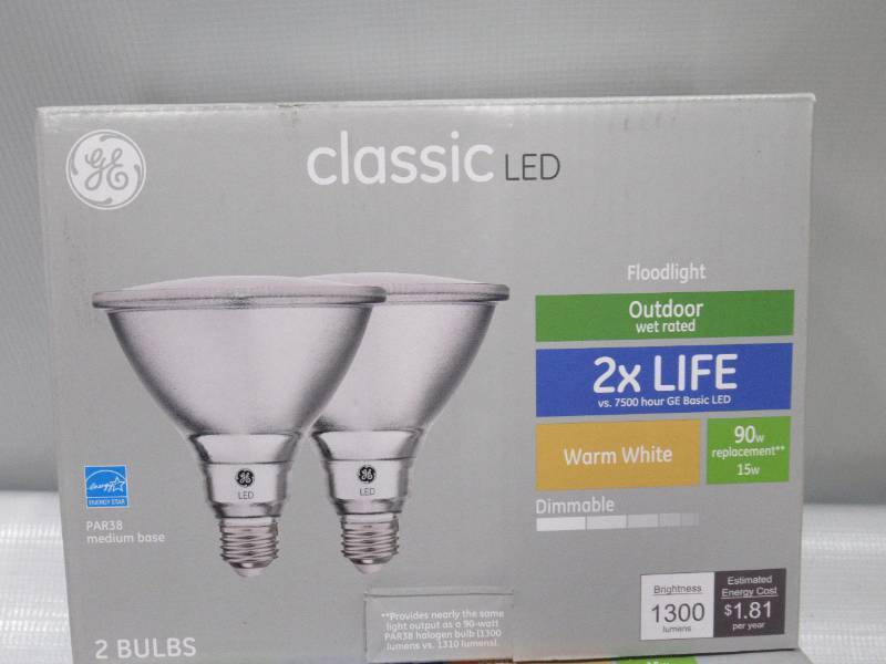 lot 744 image: NEW GE Classic 4-Pack 90 W Equivalent Dimmable Warm White Par38 LED Light Fixture Light Bulbs