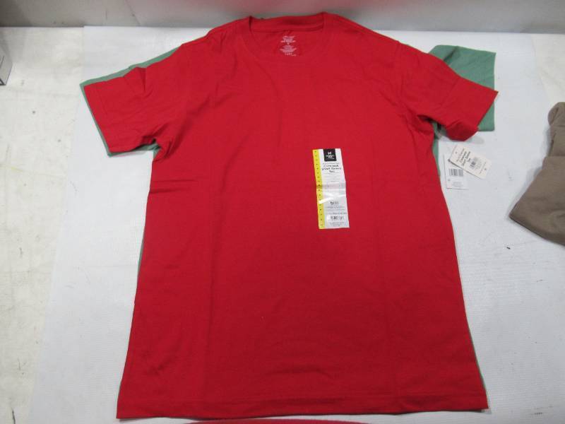 lot 301 image: NEW 3 Pack of Members Mark Mens Essential Crewneck Short Sleeve T-Shirts (RedGreenBrown) - Medium