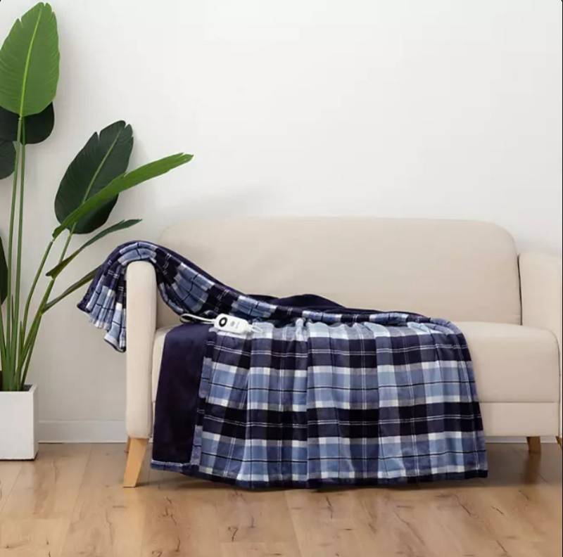 lot 208 image: NEW Berkshire Ultra Plush Heated Oversized Throw, Assorted Colors (60 X 70) - Plaid Navy