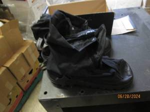 thorogood overshoe size large...