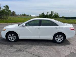 2009 Toyota Camry - 2 OWNERS - MANUAL